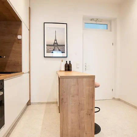 Posh Studio With A King-Size Bed And Modern Design Wien Exterior foto