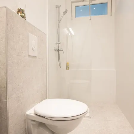 Posh Studio With A King-Size Bed And Modern Design Wien Exterior foto
