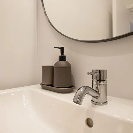 Posh Studio With A King-Size Bed And Modern Design Wien Exterior foto