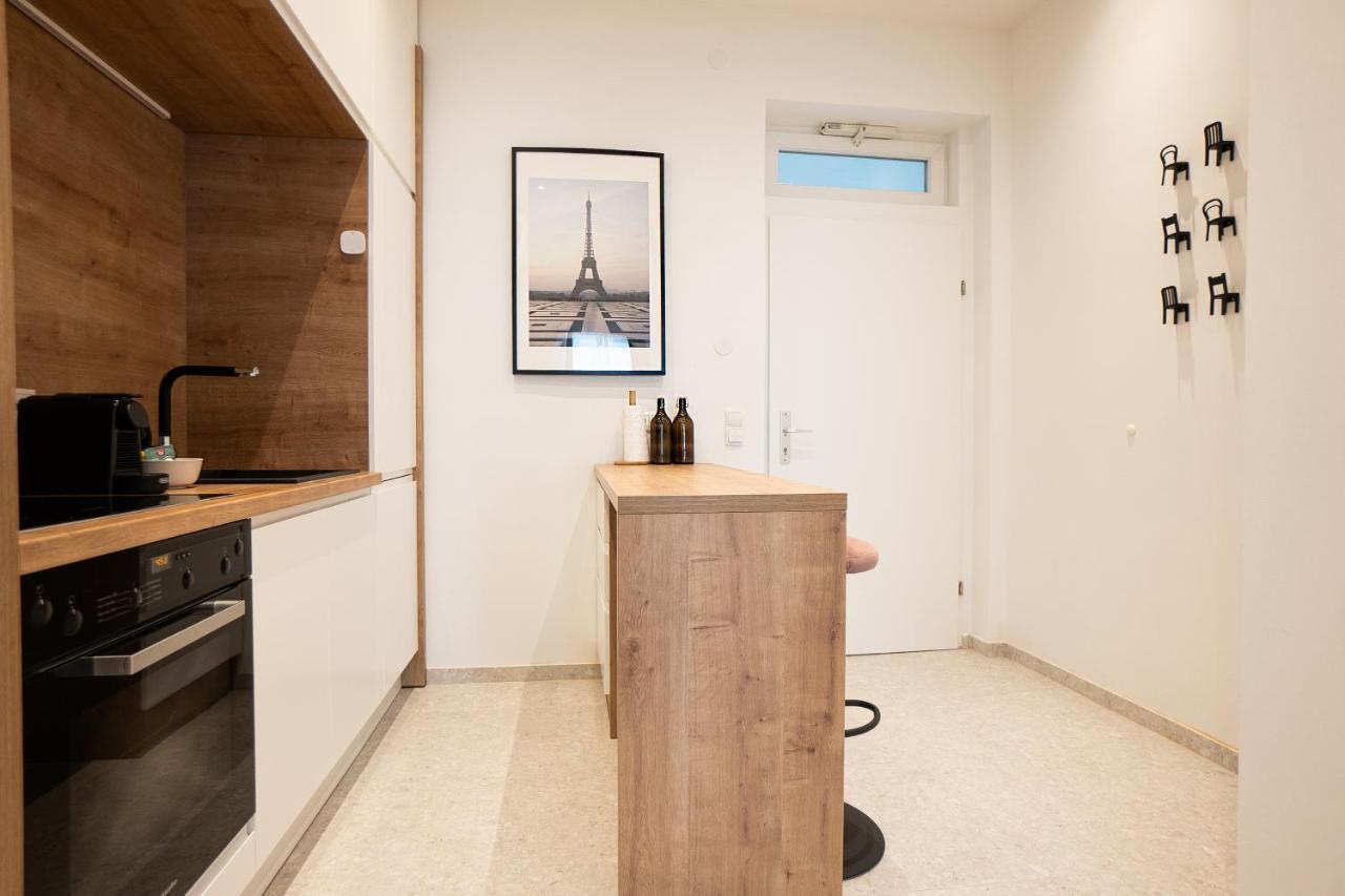 Posh With A King-size Bed And Modern Design * Wien